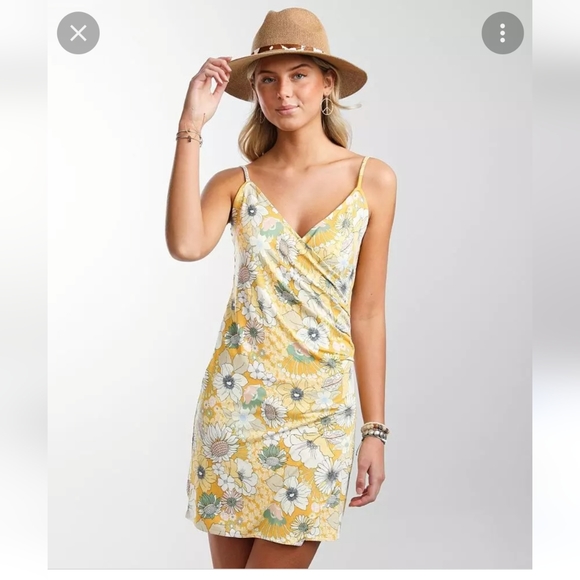 O'Neil Kiki Flower Mini Dress - Picture 1 of 6